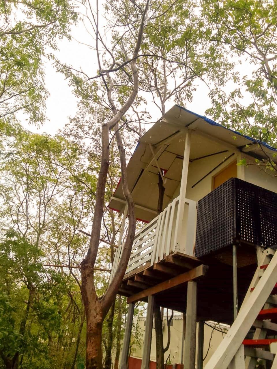 Vits Roccia Hill Resort And Adventure Park, Navapur Songadh Bagian luar foto