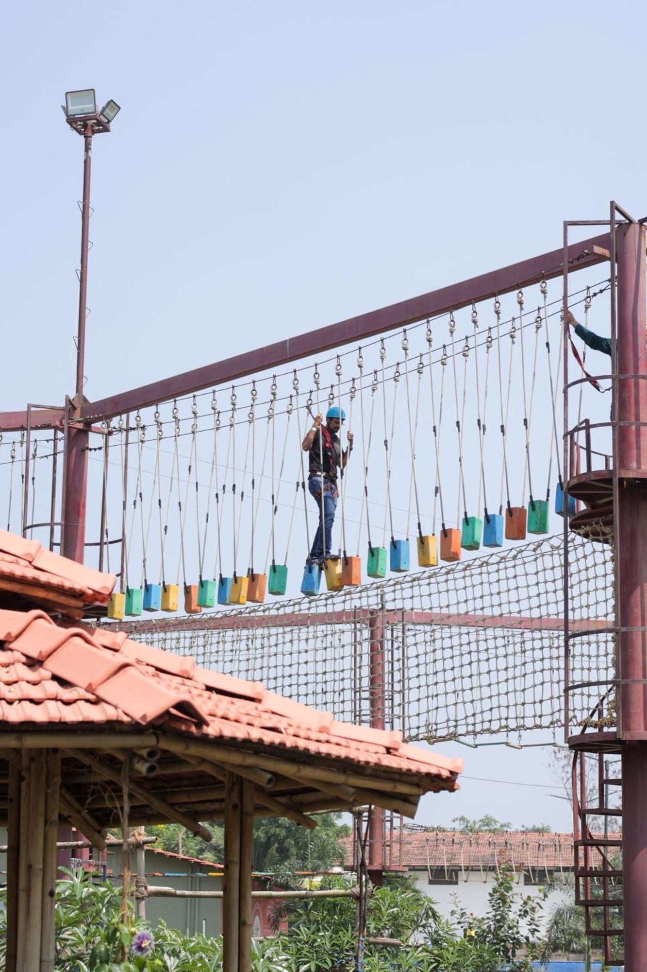 Vits Roccia Hill Resort And Adventure Park, Navapur Songadh Bagian luar foto