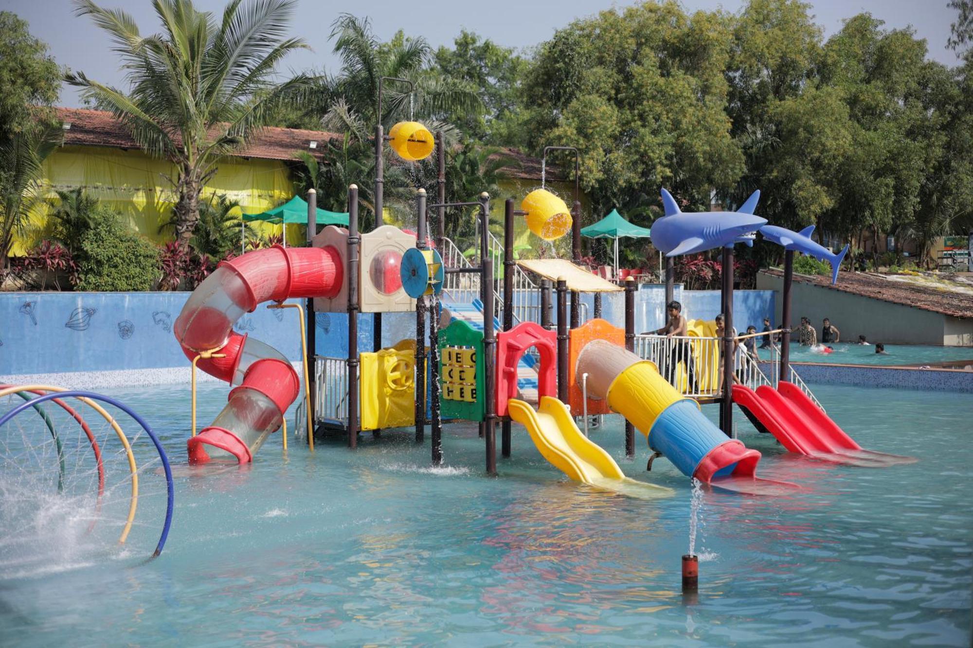 Vits Roccia Hill Resort And Adventure Park, Navapur Songadh Bagian luar foto